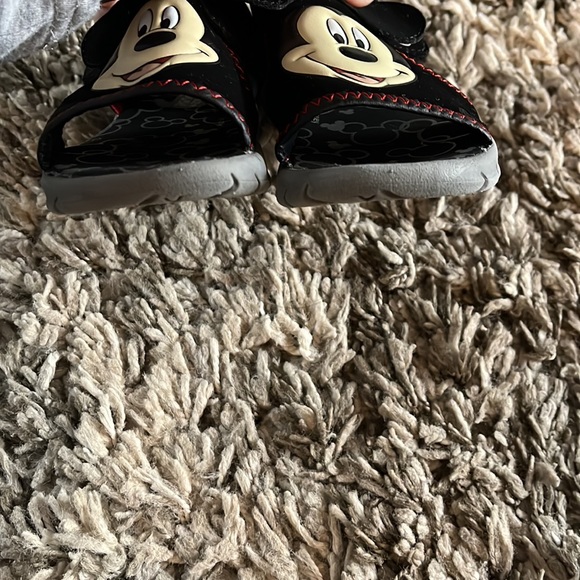 Mickey Mouse sandals - Picture 3 of 8